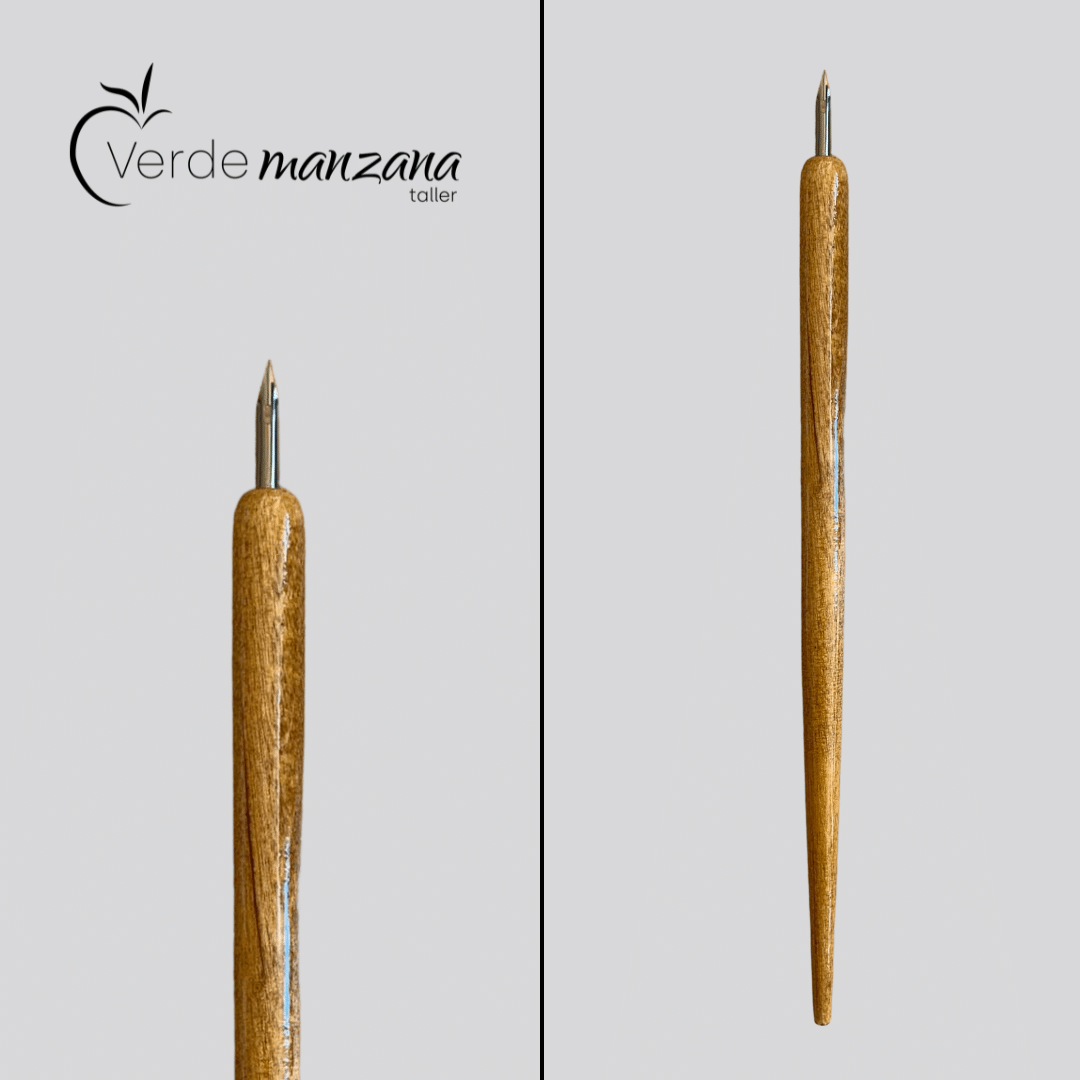 Plumín de madera con plumilla fina Zebra.