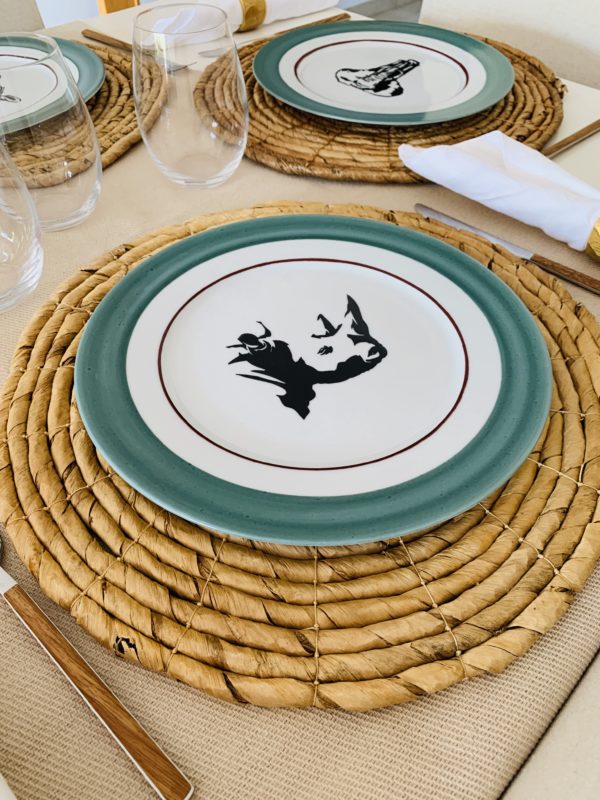 Set de 5 platos llanos de porcelana con diseño de animales. Cebra, Jirafa, León, Rinoceronte y Elefante. - Imagen 4