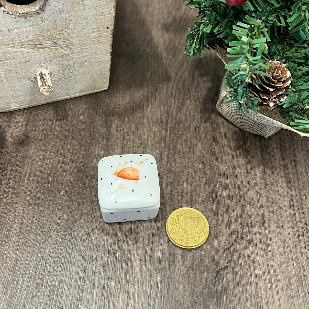 Taller de arte Verde Manzana Vajilla porcelana plato curso Mini cajita cuadrada con mariquita EDICIÓN LIMITADA