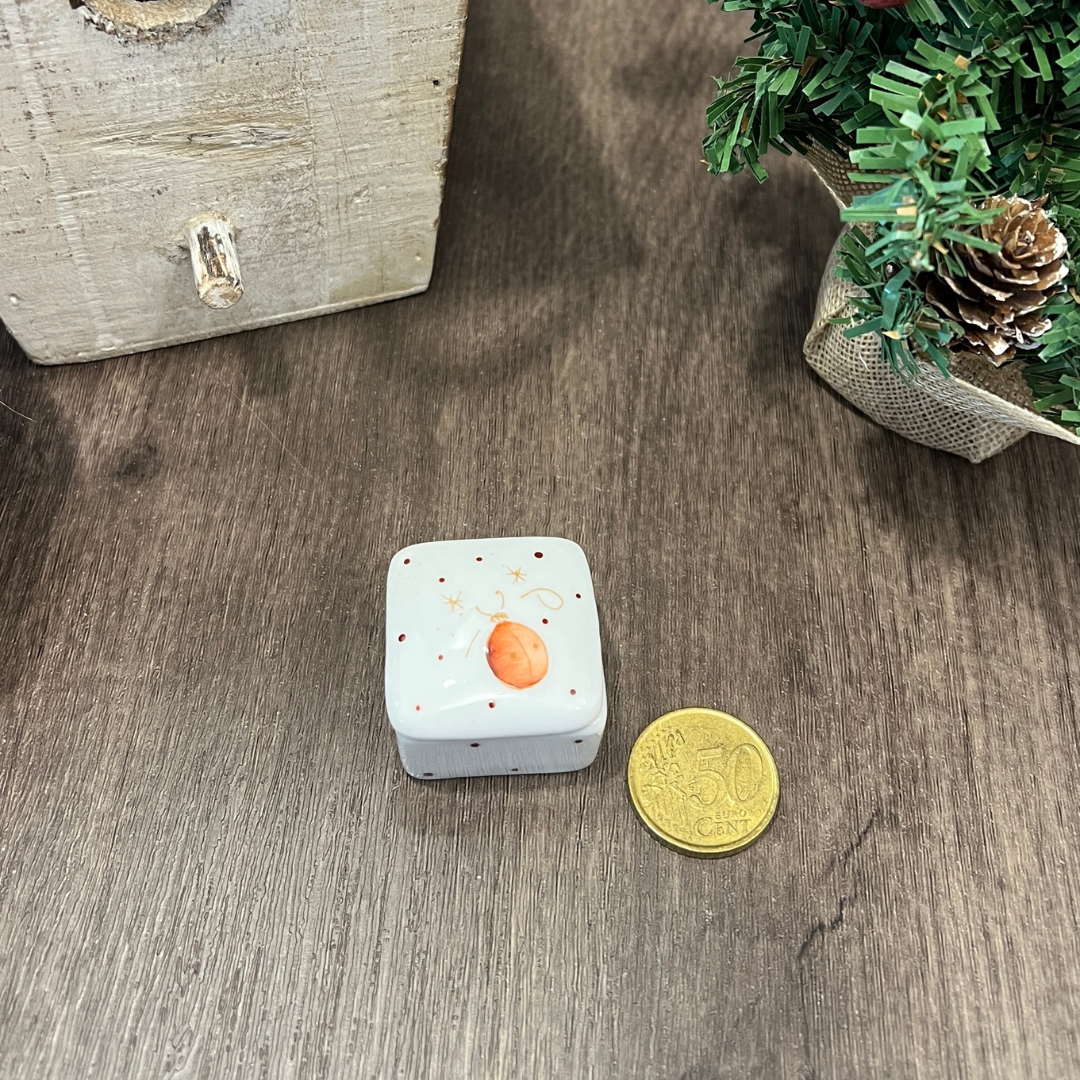 Taller de arte Verde Manzana Vajilla porcelana plato curso Mini cajita cuadrada con mariquita de la suerte EDICIÓN LIMITADA