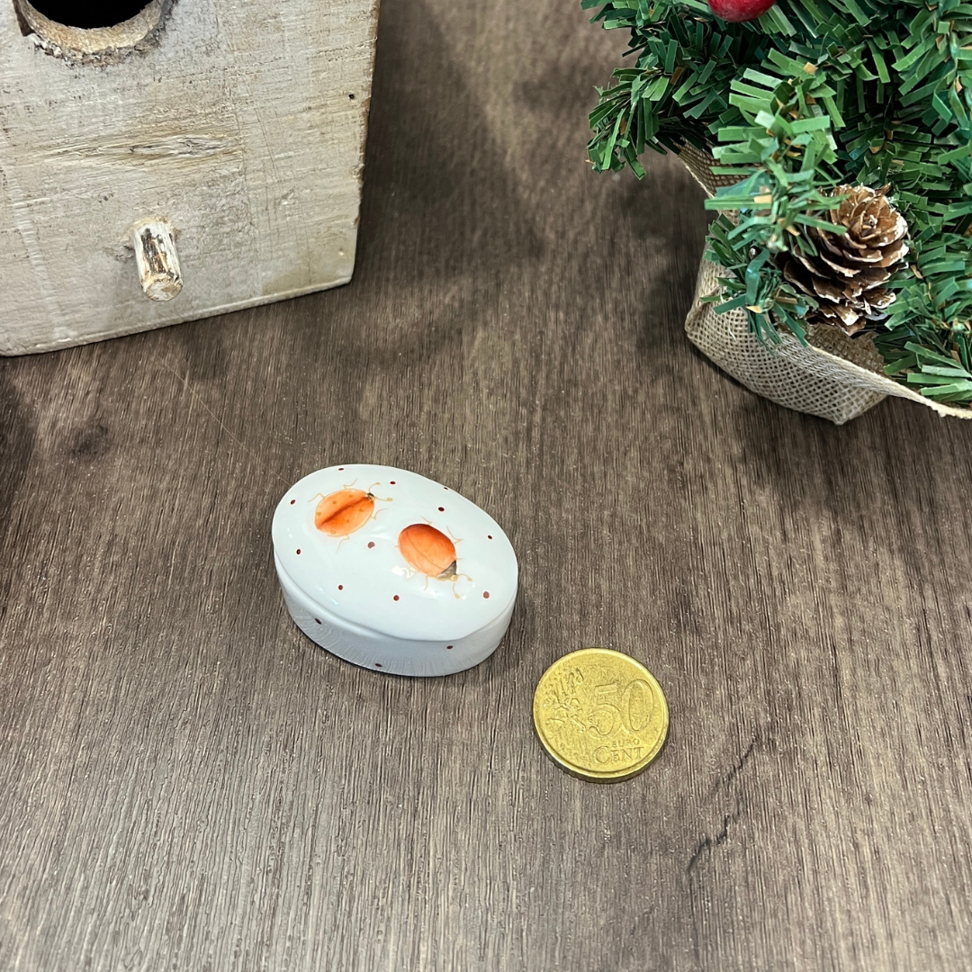 Taller de arte Verde Manzana Vajilla porcelana plato curso Mini cajita oval con dos mariquitas de la suerte